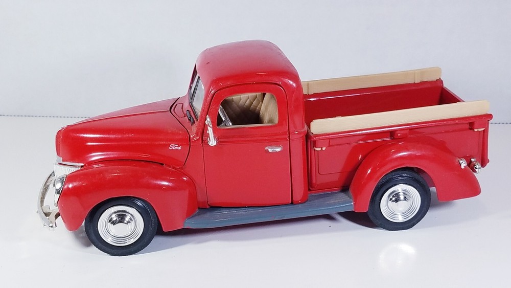 1940 Ford Pick Up Die Cast 1/24 No 68062
