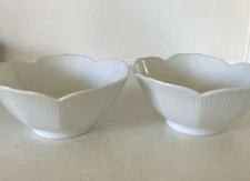 Simple Dining 2 White Footed Ceramic Lotus Flower Bowls Cereal or Rice MINT COND