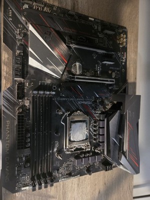 ASRock B365 Phantom Gaming 4 ATX DDR4 4-Slot M.2 HDMI w/ intel core i5-9400f