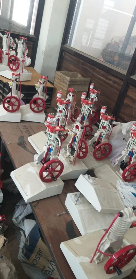 2-Stroke Diesel Engine Demonstration Model - Image 4 of 4