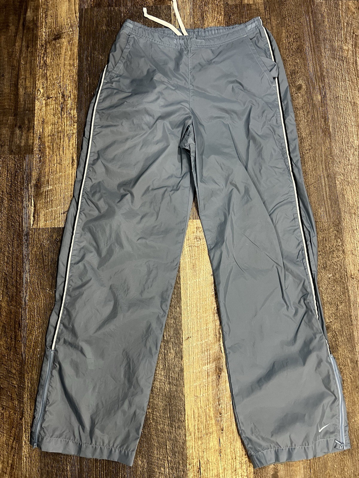 Nike windbreaker track pants zip ankle gray Y2K Women’s Size S4-6