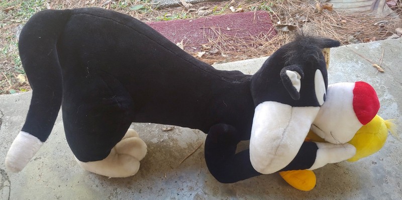 Vintage Six Flags Looney Tunes Sylvester & Tweety Bird used  (Read Description)