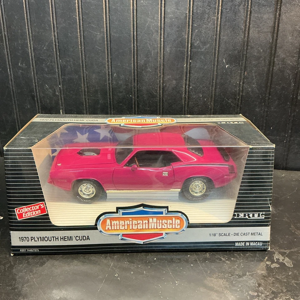 1/18 1970 Plymouth HEMI CUDA Ertl American Muscle diecast Un Opened Box - Image 2 of 3
