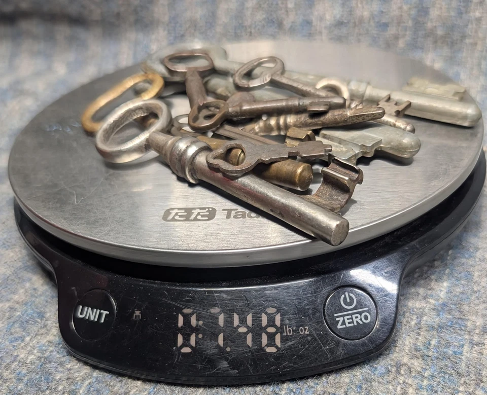 Vintage Antique Skeleton Keys Lot of 13 Barrel Hollow Bit Steampunk Craft - Image 3 of 3