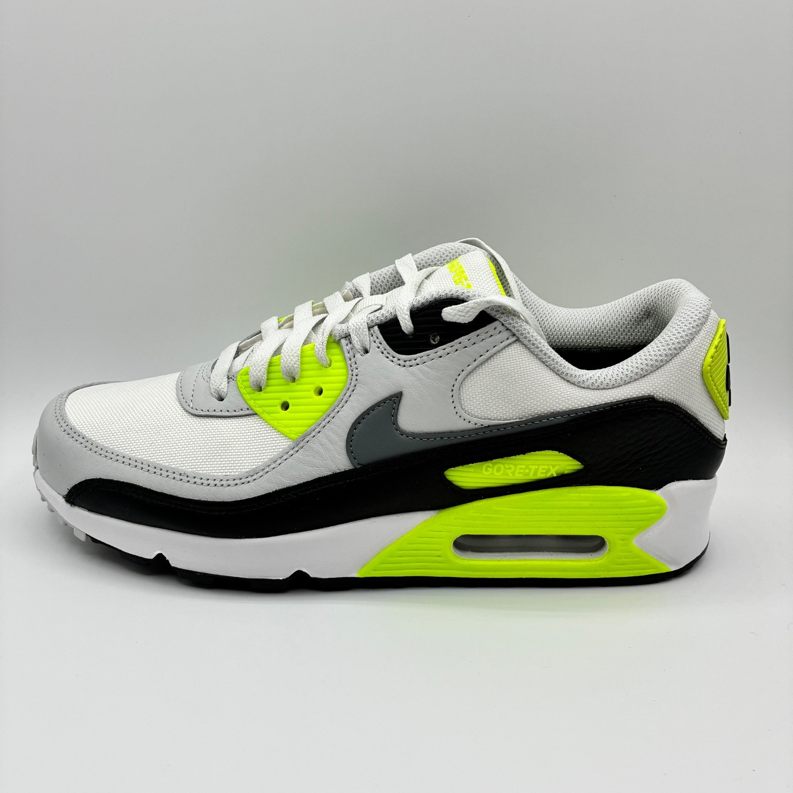 Nike Air Max 90 Gore Tex Mens Running Shoes Size 10 White Black Volt FD5810 102
