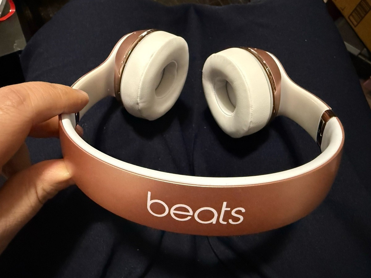 Beats Solo 3 Wireless: On-Ear Headphones Rose Gold - repaired (see