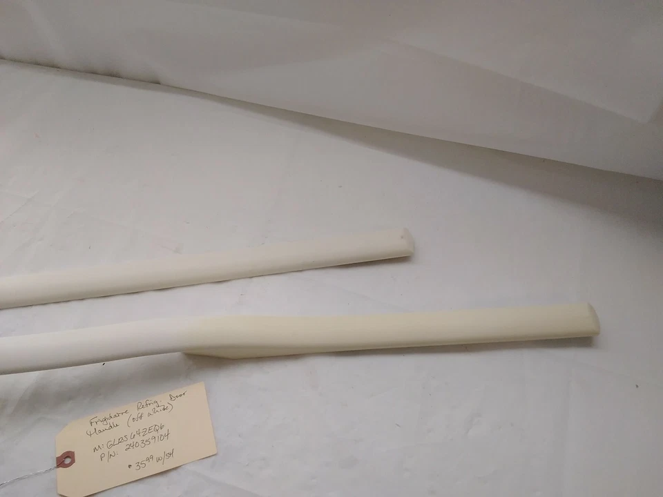 Maçaneta da porta da geladeira Frigidaire PN: 240359104 - Imagem 3 de 4