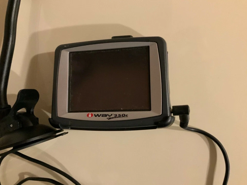 Lowrance iWay 250c Automotive GPS Navigation Unit 3.5" - Image 2 of 4