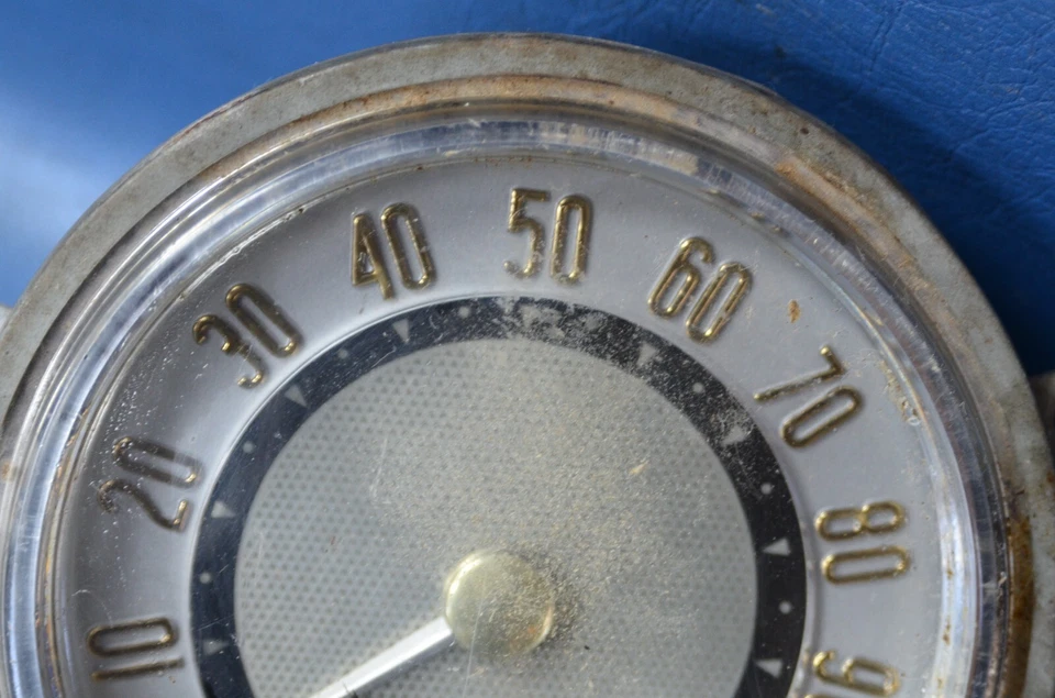 Dodge Velocímetro 1952-1954 100 mph Indicador de tablero Bisel Original De Colección OEM Odómetro Foto 4 de 4