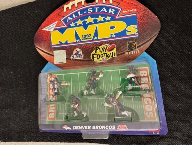 1997 Galoob All-Star MVPs QB Club Denver Broncos John Elway Figures