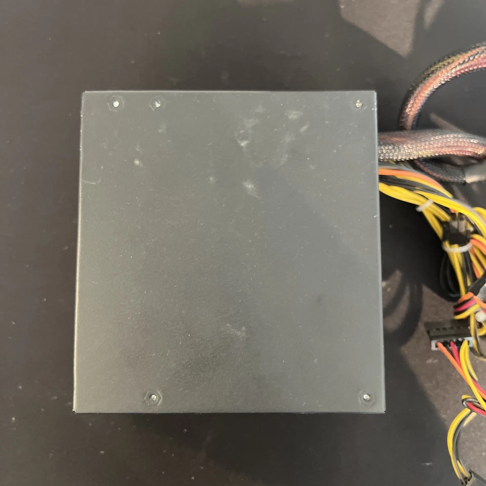 Cougar SL400 400W Power Supply - Imagem 4 de 4