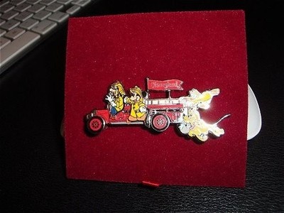 OLD RARE Disney pin Firetruck Firemen Mickey Mouse Donald Duck Goofy Pluto DLR