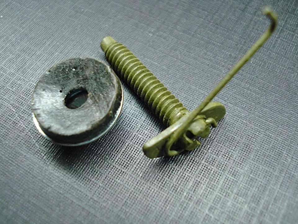 6 NOS Cinturón Puerta Cuerpo Moldura Lateral Clips Borde Tuercas Selladoras Chevy Buick Pontiac   Foto 3 de 3