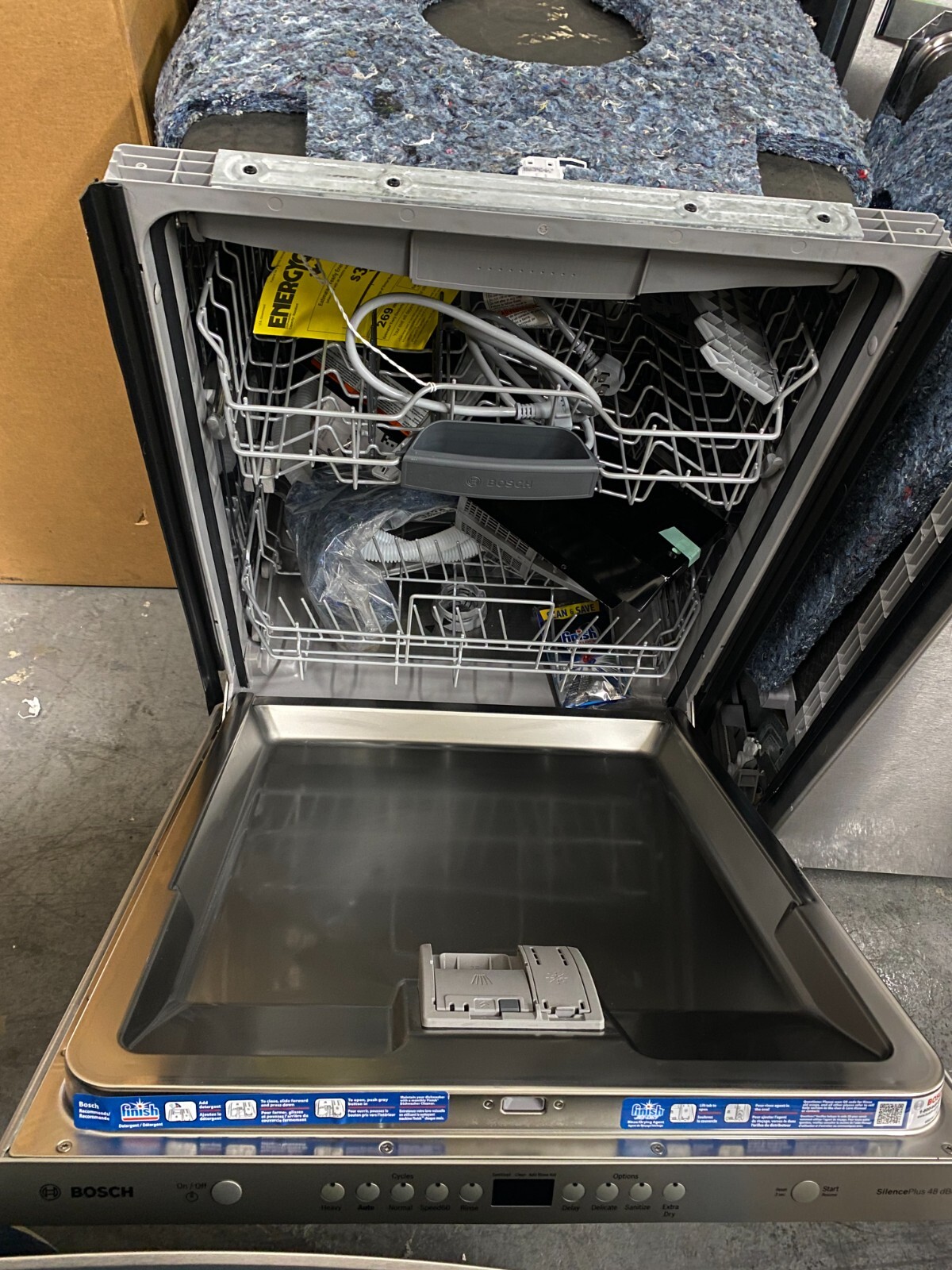 Bosch 100 Series SHXM4AY55N 24" Integrated BuiltIn Dishwasher