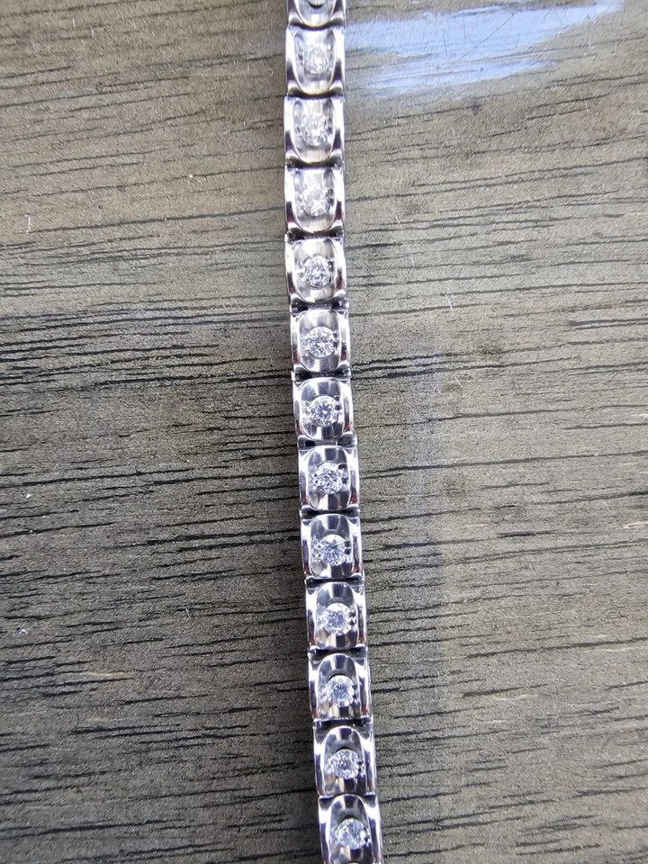 Brazalete tenis Kay Jewelers diamantes 10K 1 quilate Foto 2 de 3