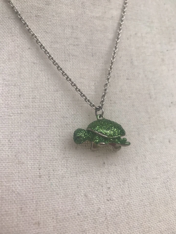 Claires Tortuga Verde Brillante Brillo Tono Plata Collar Colgante 18.5" Largo Niñas Foto 4 de 4