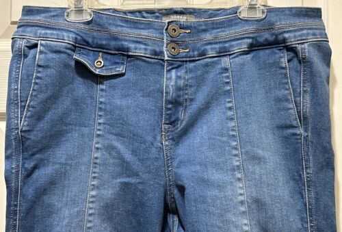 Torrid Medium Wash High Rise Crop Wide Leg Stretch Jeans Plus Size 14 - Picture 2 of 5