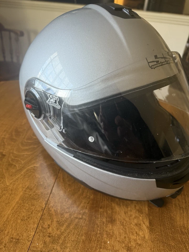 Casco de fuerza de velocidad FF386 con parasol abatible Foto 2 de 4