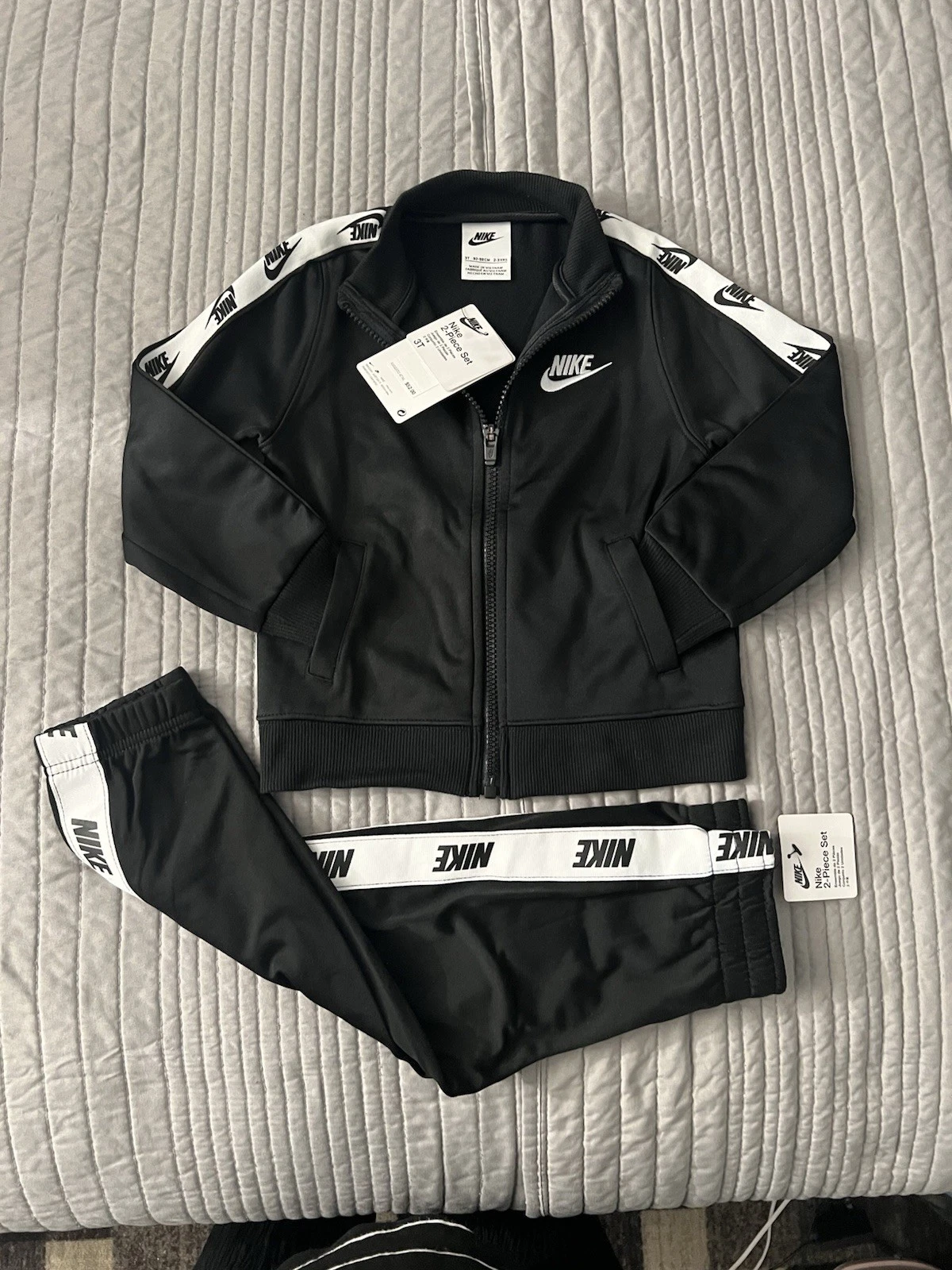 NWT Nike 2-Piece Black Jacket & Pants Set track suit jogger Toddler 3T Casual
Opens in a new window