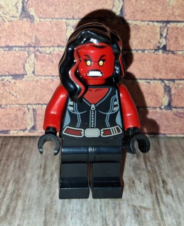 Lote a granel de minifiguras LEGO, vintage, Marvel, MCU, accesorios y piezas rojo She Hulk Foto 3 de 4