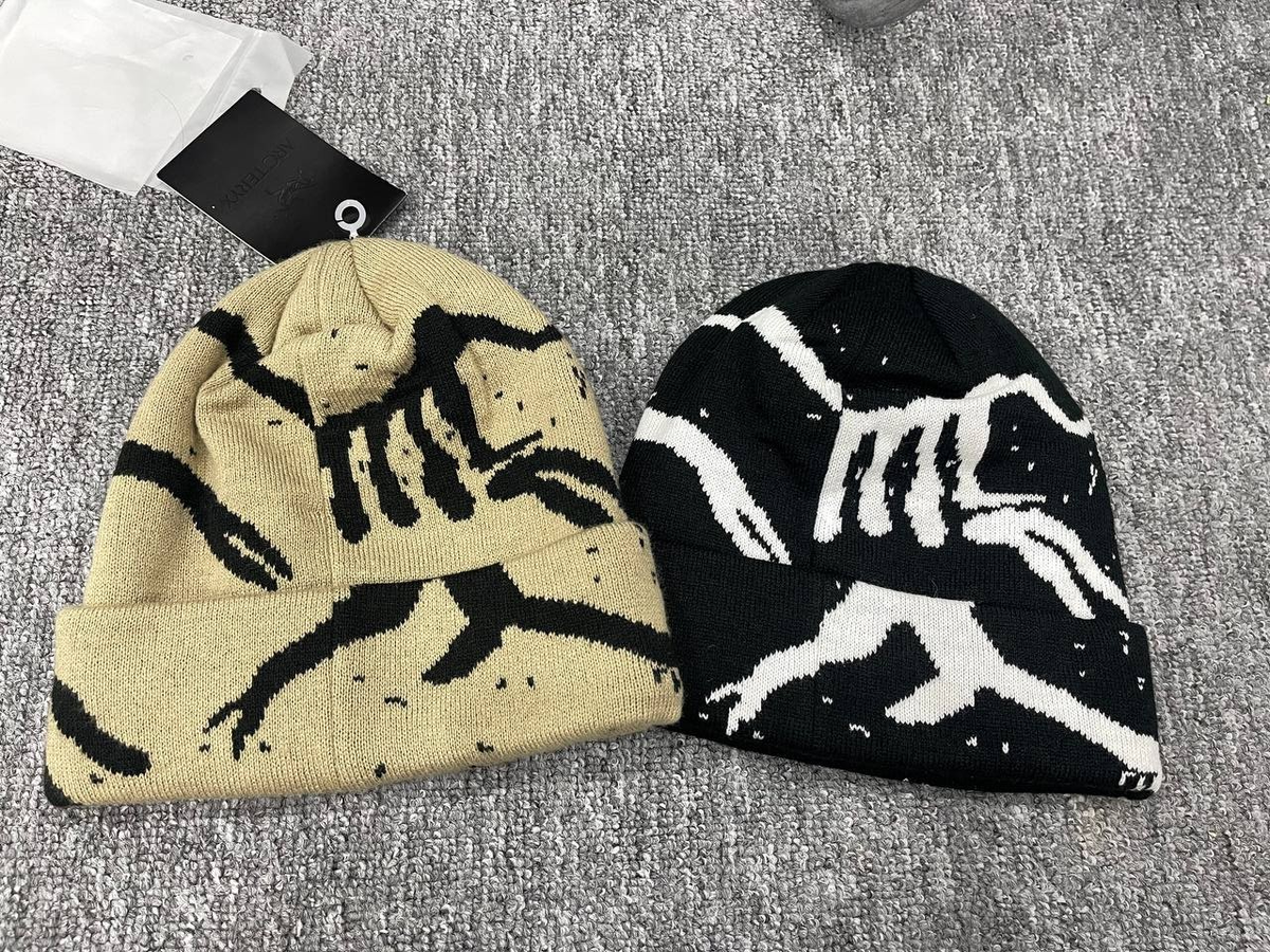 Arc'teryx Grotto Toque Beanie Black &Beige Unisex Winter Knit Hat