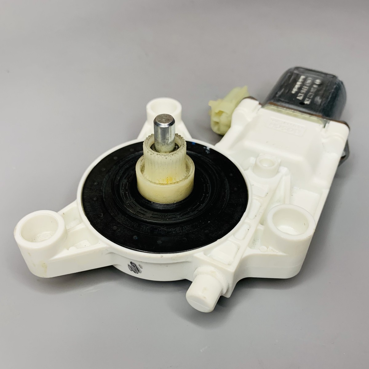 NEW OE Bosch Power Window Motor Front Left 0130822326 For 08-14