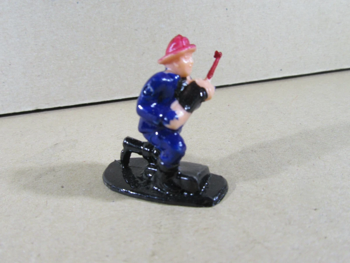 Soldats de plomb - 2 figurine plomb les soldat du feu pompier n°21 et 63