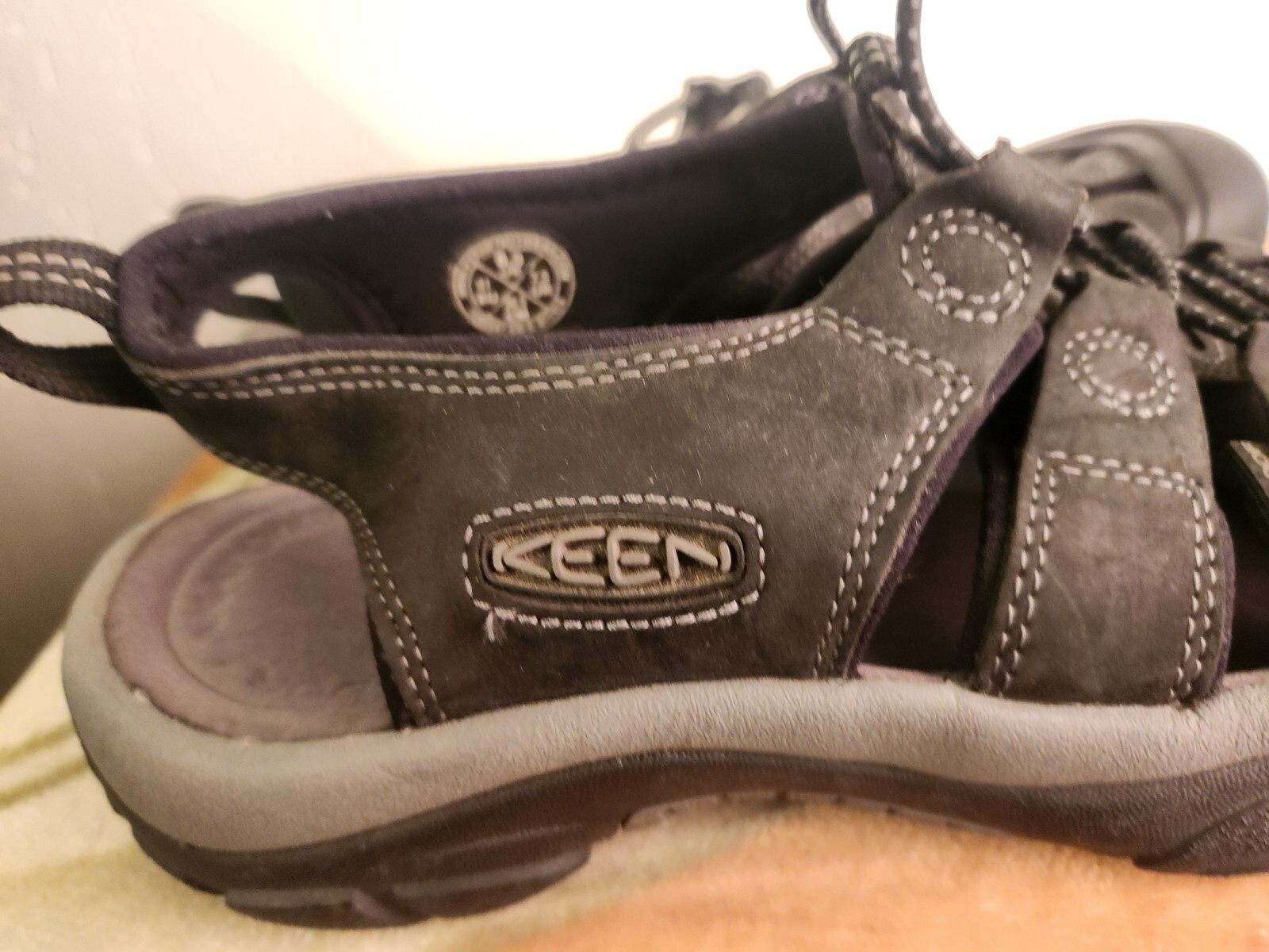 KEEN 1022247 Sandali da uomo 8 5 Newport in pelle ad acqua NERO GRIGIO ACCIAIO #40