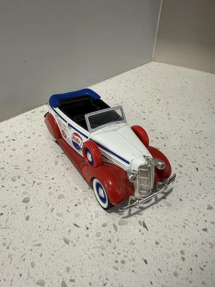 Liberty Classics Pepsi Cola 1936 Dodge Sedan Convertible Bank Die-Cast 1/24 - Image 2 of 4