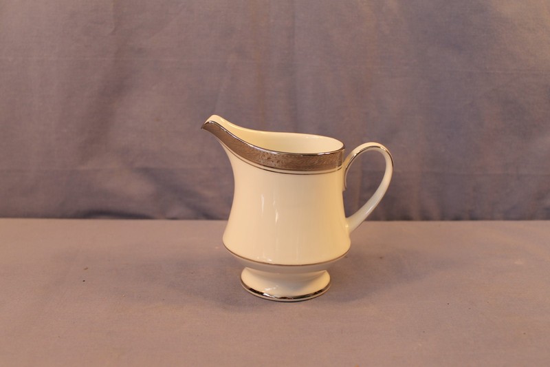 Noritake "Crestwood Platinum" Creamer