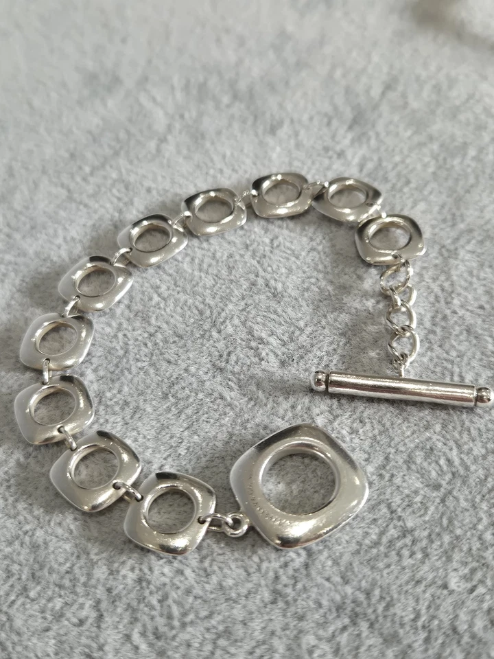 Pulsera Tiffany and Co genuina de eslabones cuadrados de plata de ley de 7,5" Foto 2 de 3