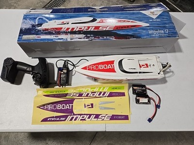 Horizon Impulse 17 Racing Model Speed Boat, Includes 2 Rechargeable Battery Pack