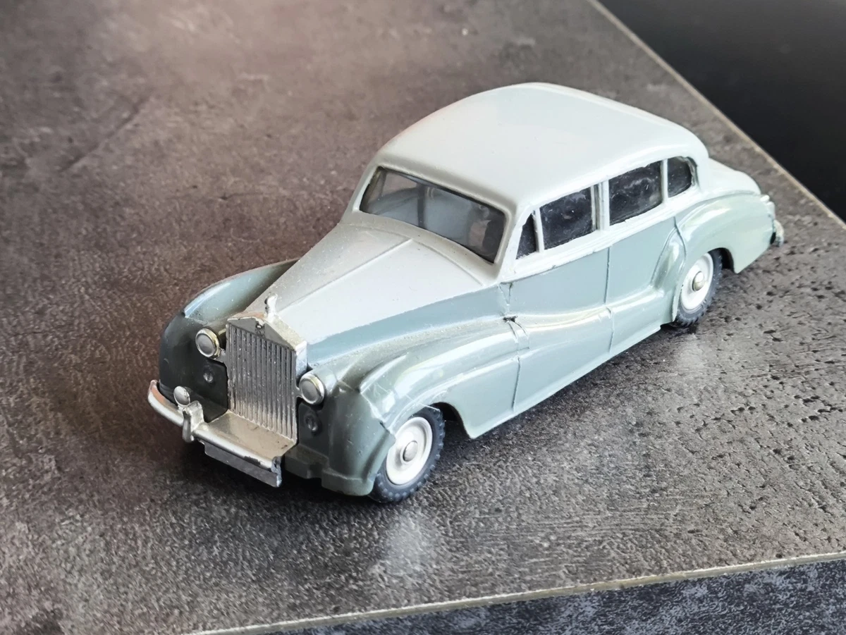 DINKY TOYS 551 FRANCE - ROLLS ROYCE SILVER WRAITH GRIS 1:43 - 1959 - MECCANO