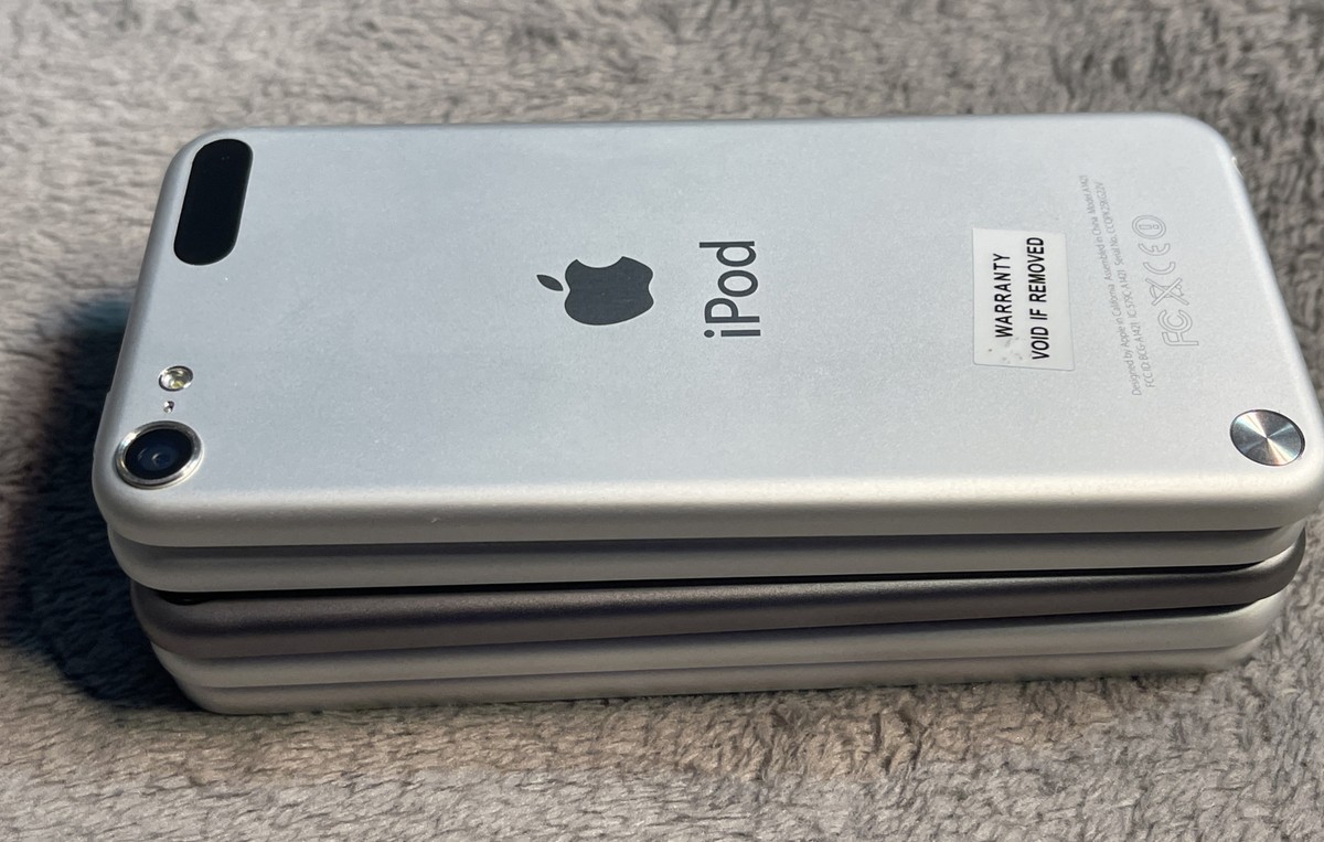 Lot of 8 Apple iPod Touch (3)6 A1574 16GB Silver MKH42LL/A +2 iPod