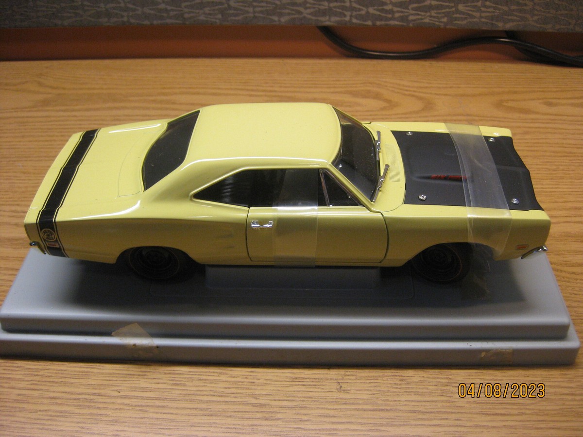 アーテル/'69 Dodgeダッジ SuperBeeスーパービー 1/18 アーテル/'69 Dodgeダッジ SuperBeeスーパービー 1/18 絶版