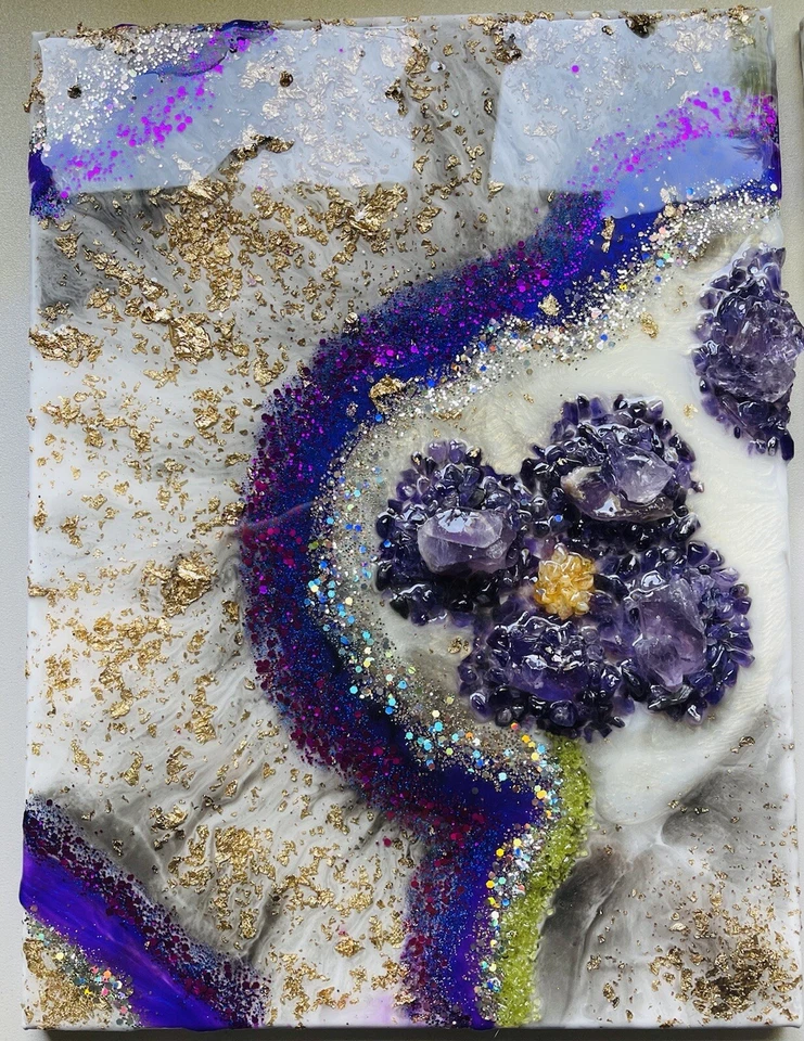 Decoración de pared con cristales de amatista Foto 4 de 4