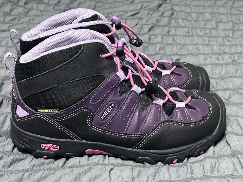 BOTINES IMPERMEABLES KEEN JÓVENES NIÑAS NIÑOS ZAPATOS TALLA 4 PÚRPURA CUERO NEGRO Foto 3 de 4
