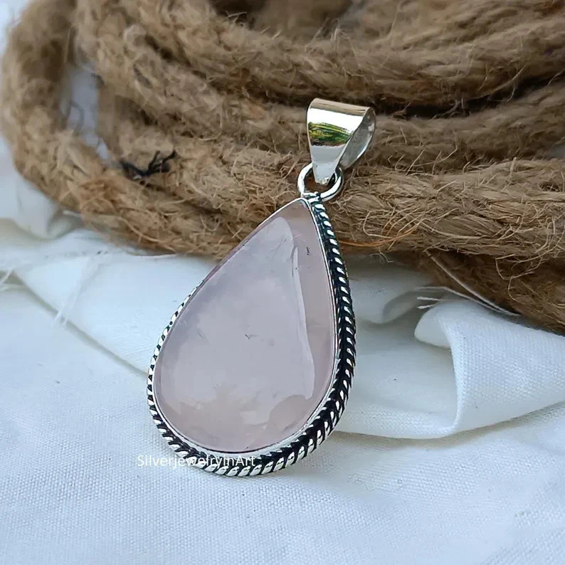 Colgante de piedra de cuarzo rosa hecho a mano de plata de ley 925 colgante de cumpleaños SD36 Foto 2 de 4