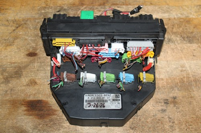 #ad 2010 2013 W204 C250 C300 MERCEDES CLASS FRONT SAM FUSE BOX MODULE A2129008107 $199.00