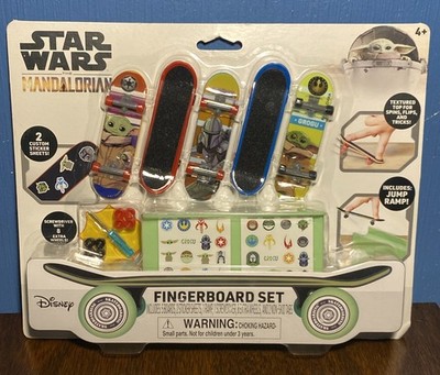 STAR WARS Mandorian Fingerboard Skateboard Tech Deck Set - Ramp, Stickers Wheels