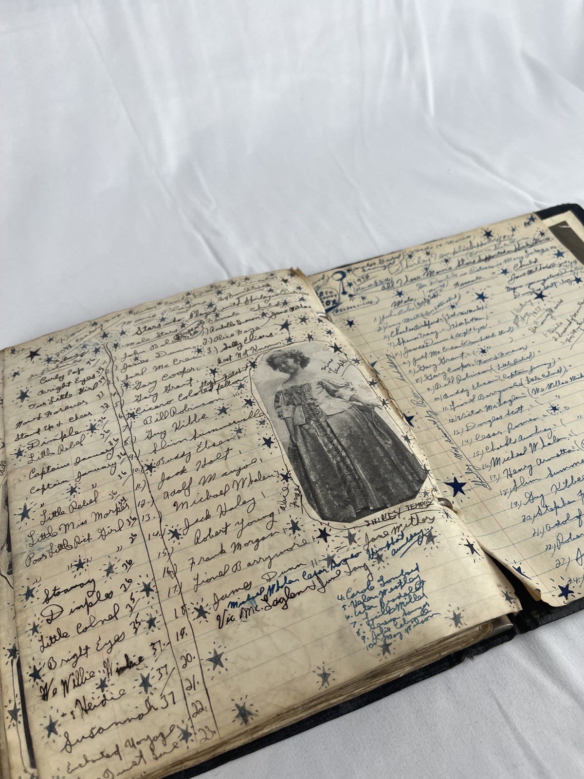 Handmade SHIRLEY TEMPLE 134 pg SCRAPBOOK NEWSPAPER MAGAZINE CLIPPINGS EPHEMERA