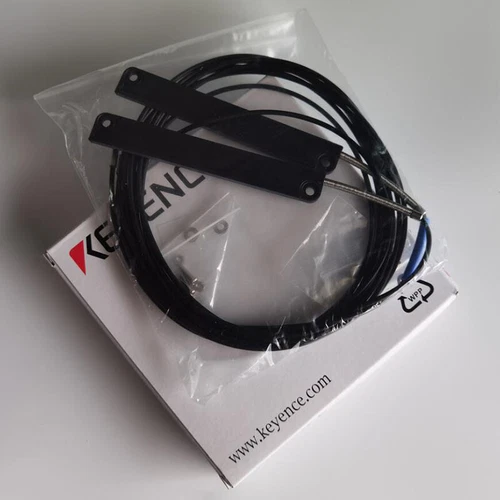 ONE KEYENCE FU-A100 Fiber Optic Sensor - Picture 3 of 3