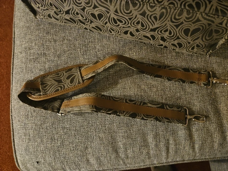 Bolso de Mano Diane Von Furstenberg, Grande 18 x 13, Lona Marrón con Corazones Foto 4 de 4