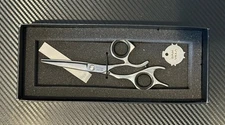Sam Villa Essential Series 5.5” Hair Cutting Shear # 11550 Right Hand - Good Cle