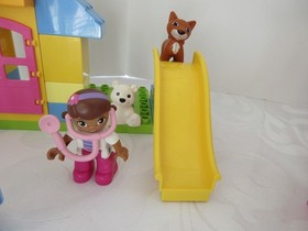 Duplo LOT OF 2 SETS,  BACKYARD CLINIC 10606 Doc McStuffins, 10587 CAFE, EXTRAS