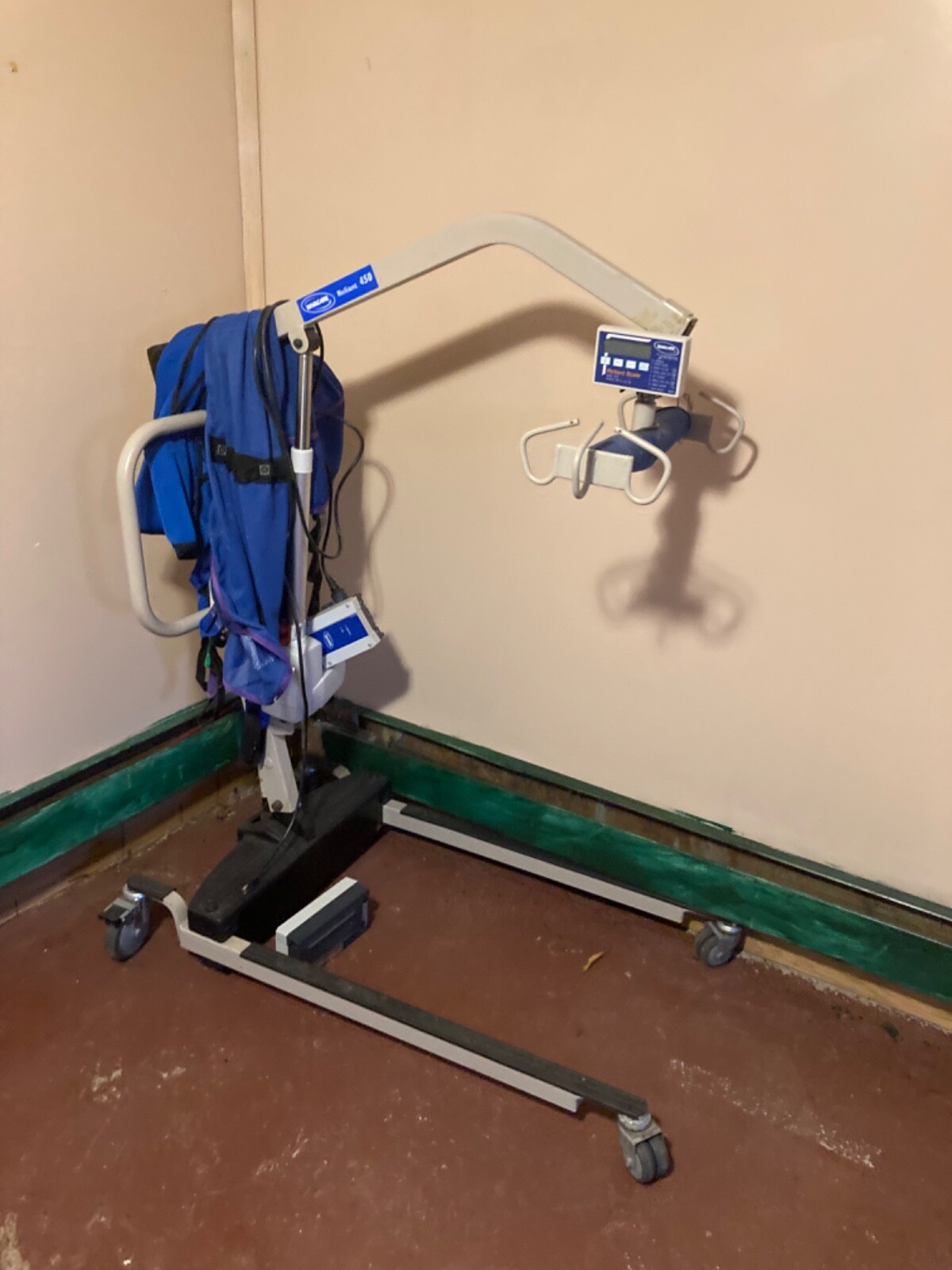 used electric hoyer lift with 2 batteries, charger and slings. Used