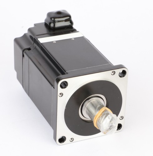 Yaskawa SGMJV-04AA61 Brushless Servo Motor, 200VAC, 50-750W, 3000-6000RPM - Picture 4 of 7