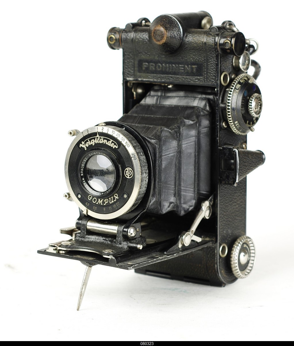 Voigtländer Prominent 6x9cm with Heliar 4,5/10,5cm | Analogue camera - auction online