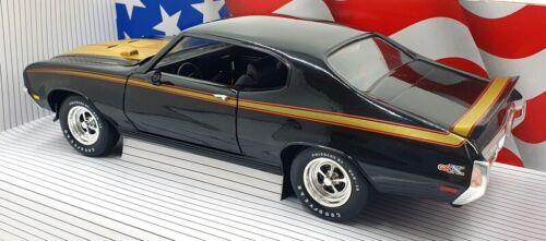Ertl American Muscle 1/18 Scale Diecast 7604 - 1971 Buick GSX - Black - Picture 2 of 5