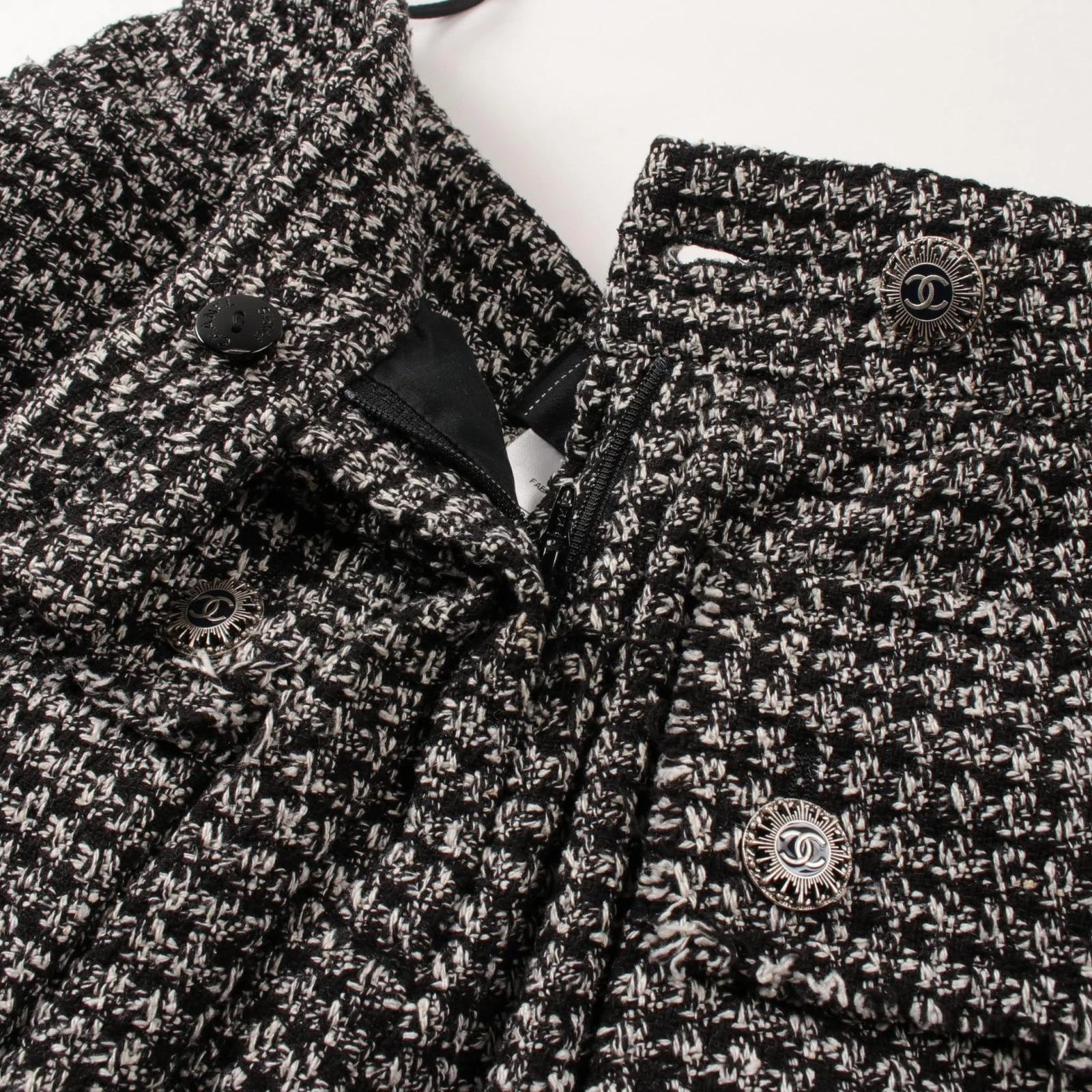 Tuta CHANEL #34 maniche corte giacca gonna P40495 P40416 seta nero bianco usata